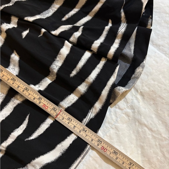 Ivanka Trump Black and White Zebra Midi Dress Size 8 - Picture 7 of 7